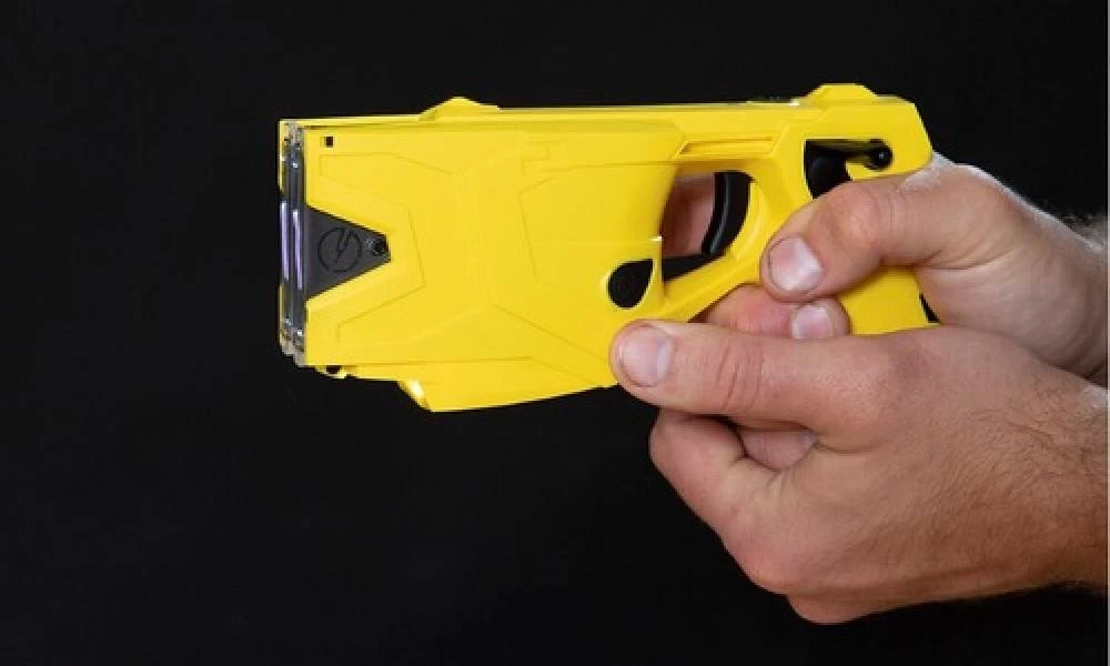 Η σουηδική αστυνομία παίρνει πιστόλι ηλεκτροπληξίας